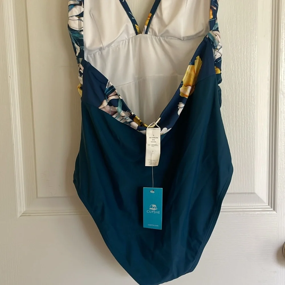 Cupshe Vibrant Blue and Yellow Halter built in Bra One Piece Swimsuit Size L - Picture 6 of 7